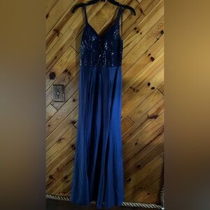 Formal floor length NW Nightway dress.